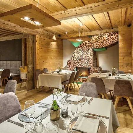 Otel Dolomiti Alvera Cortina dʼAmpezzo